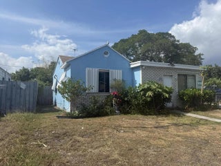 Photo of Listing #R11165637