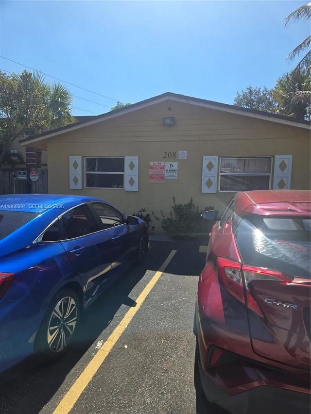 208 Sw 1st Court, Pompano Beach