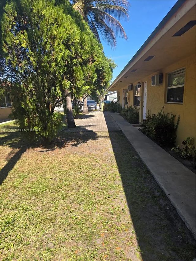 2 of 15 - 208 Sw 1st Court, Pompano Beach, FL