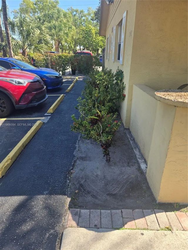 3 of 15 - 208 Sw 1st Court, Pompano Beach, FL