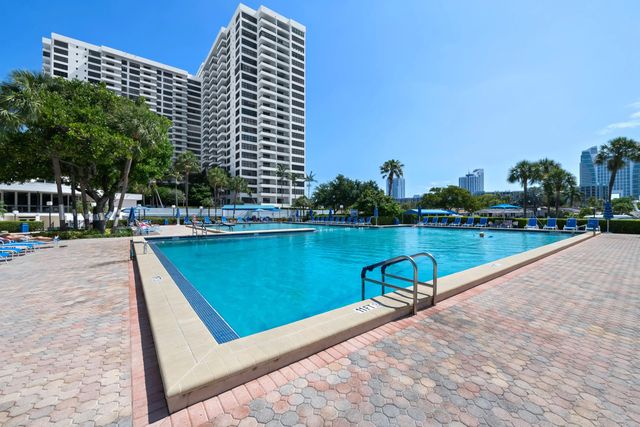 2500 Parkview Drive #615, Hallandale Beach