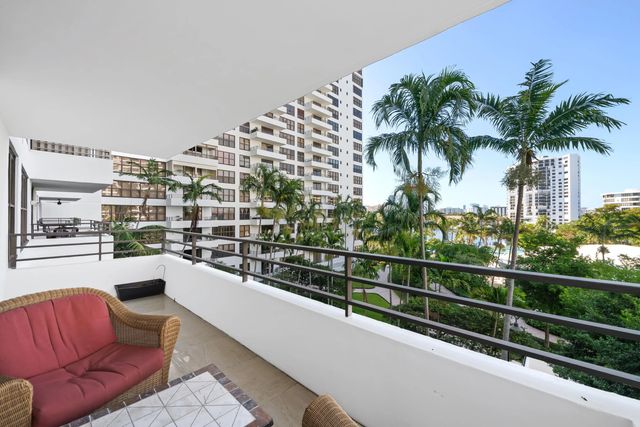 3 of 35 - 2500 Parkview Drive #615, Hallandale Beach, FL