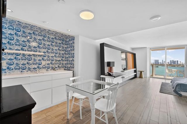 4 of 24 - 1100 West Avenue #1522, Miami Beach, FL