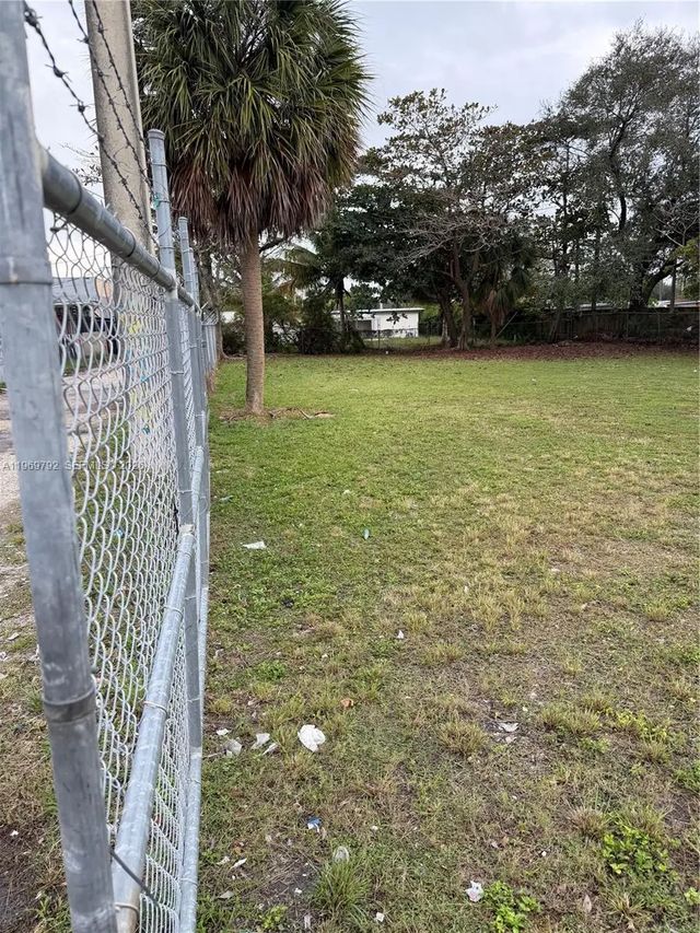 2 of 5 - 752 Opa Locka Boulevard, Miami, FL