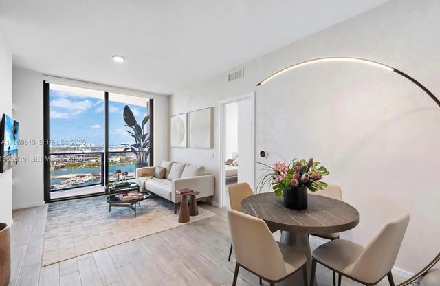 3 of 19 - 398 Ne 5th Street #3811, Miami, FL