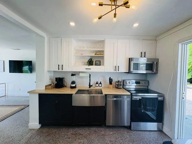 3 of 20 - 2711 Ne 11th Terrace, Pompano Beach, FL