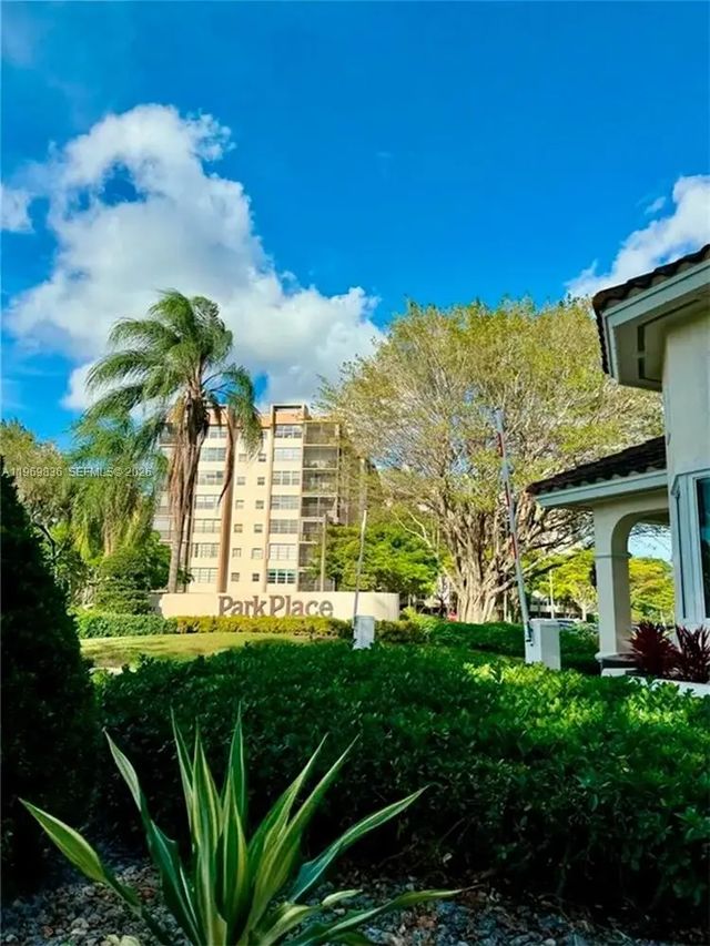 3 of 73 - 900 Saint Charles Place #316, Pembroke Pines, FL