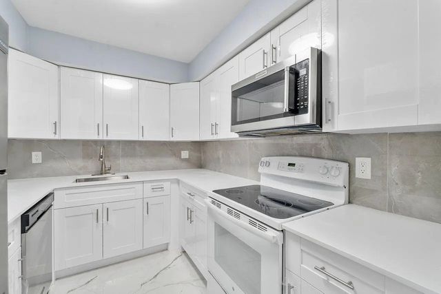 9960 Pineapple Tree Drive #107, Boynton Beach
