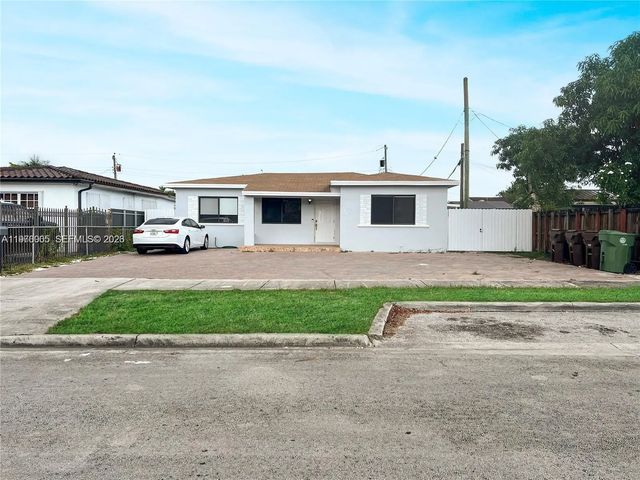 221 W 31st Street, Hialeah
