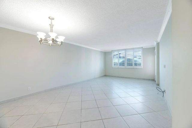 3 of 17 - 3800 N Hills Drive #402, Hollywood, FL