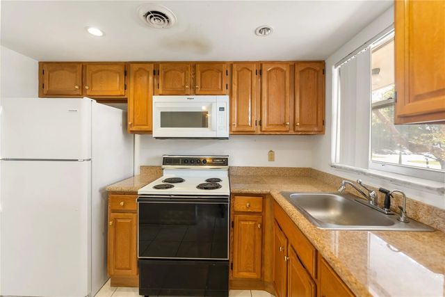 4 of 19 - 8081 N Sunrise Lakes Drive #203, Sunrise, FL
