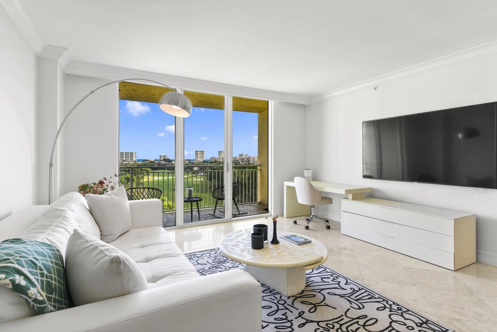 99 Se Mizner Boulevard #813, Boca Raton