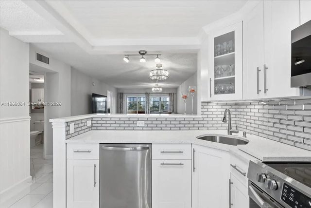 3 of 32 - 3201 Ne 8th Street #405, Pompano Beach, FL