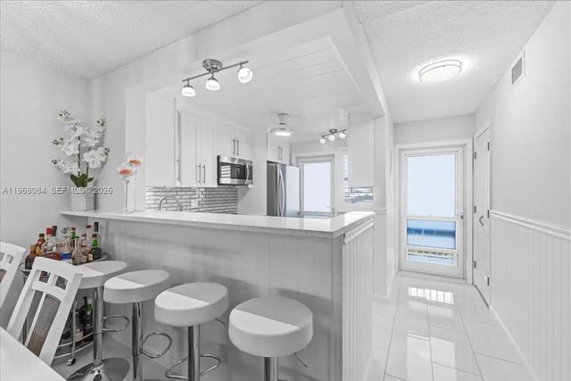 5 of 32 - 3201 Ne 8th Street #405, Pompano Beach, FL