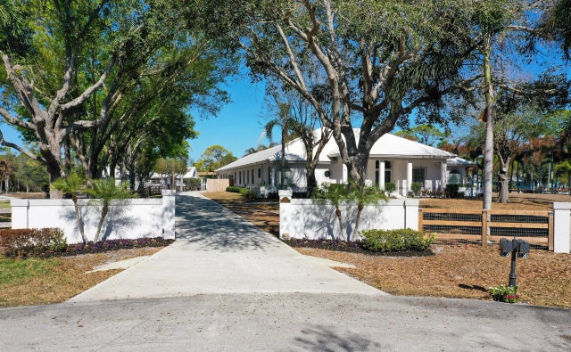 Photo of Listing #R11165897