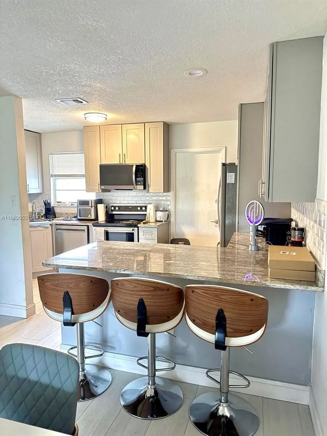 5 of 16 - 1450 Sw Cellini Avenue, Port St. Lucie, FL