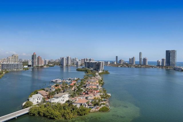 3000 Island Boulevard #2504, Aventura