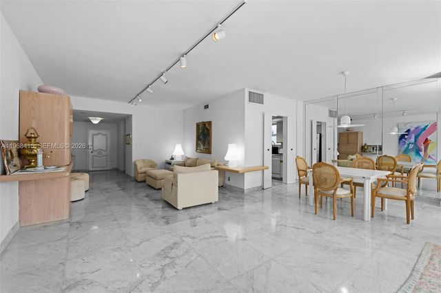 5 of 31 - 4925 Collins Avenue #1a, Miami Beach, FL