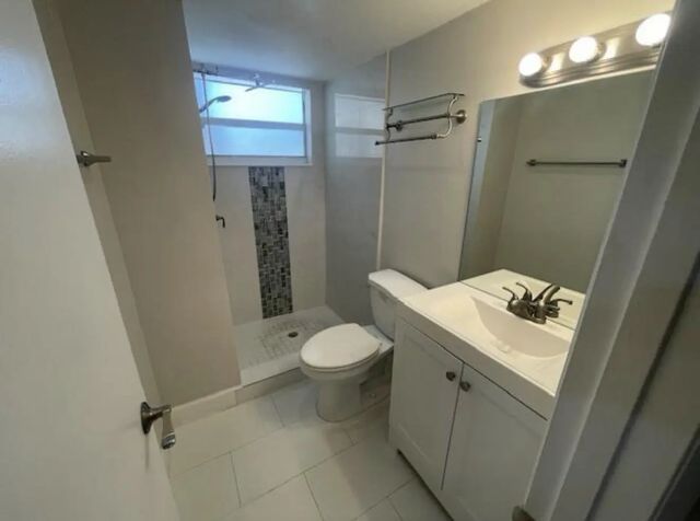 4 of 5 - 705 Lori Dr Drive #216, Palm Springs, FL