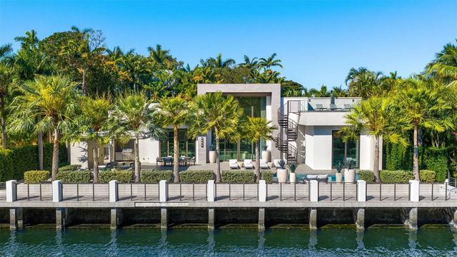 2 of 83 - 816 Riviera Isle Drive, Fort Lauderdale, FL