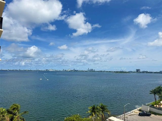 600 Ne 36th Street #820, Miami
