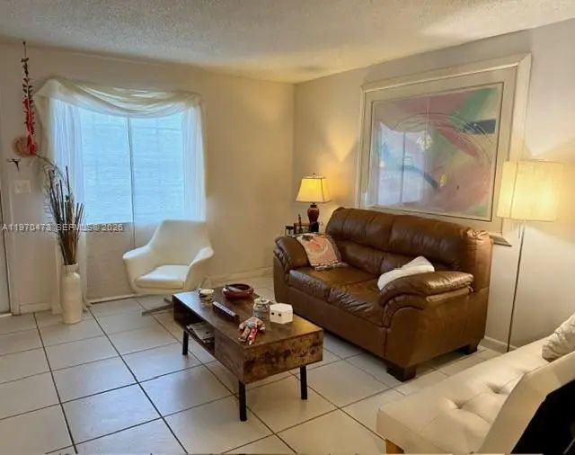 4 of 30 - 2200 Monroe Street #6, Hollywood, FL
