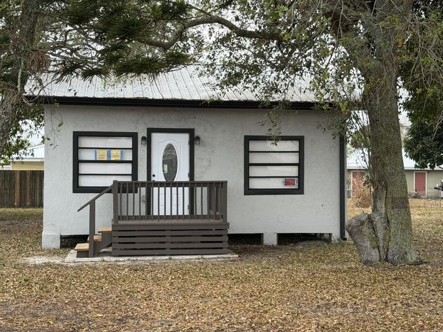 210 Basilan Crescent, Clewiston