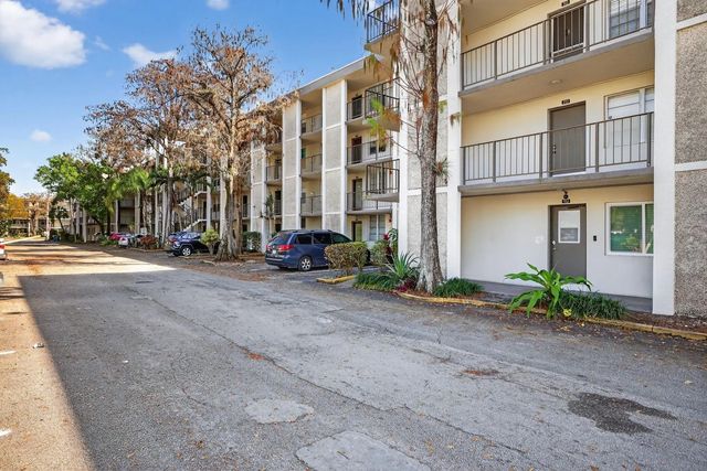 3 of 65 - 4898 Nw 29th Court #315, Lauderdale Lakes, FL