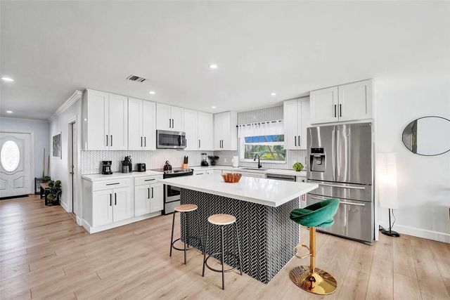 2 of 38 - 210 Se Park Street, Dania Beach, FL