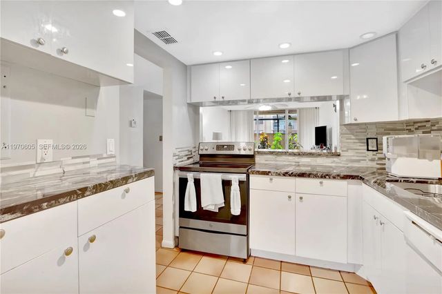 4 of 16 - 10525 Sw 112th Avenue #117, Miami, FL
