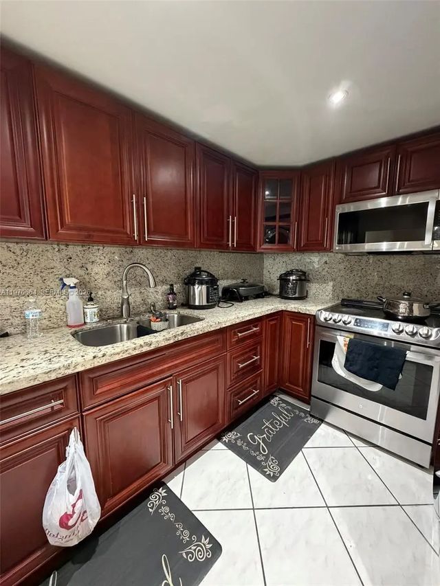 4 of 24 - 10090 Nw 80th Court #1206, Hialeah Gardens, FL