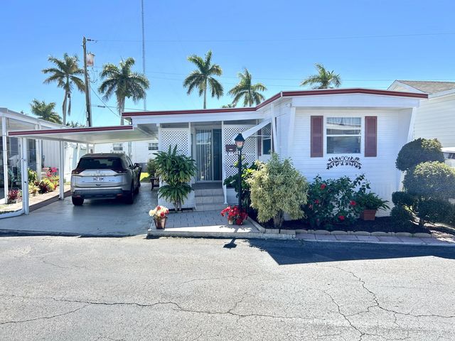 3332 Broadway Street, Hollywood