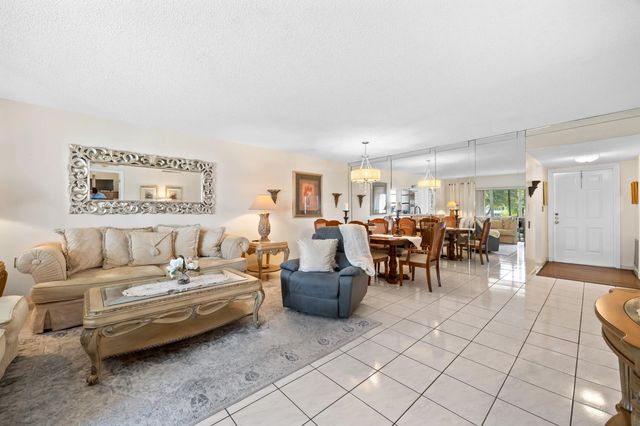 5 of 35 - 4000 Nw 44th Avenue #315, Lauderdale Lakes, FL