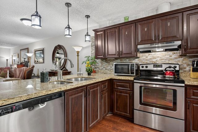3 of 38 - 2122 Ne 44th Street, Lighthouse Point, FL