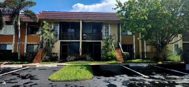 2 of 22 - 327 Lakeview Drive #103, Weston, FL