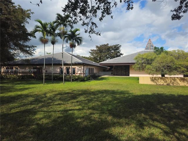 2 of 27 - 6701 S Miami Lakeway S, Miami Lakes, FL