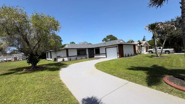 257 Sw Cherryhill Road, Port St. Lucie