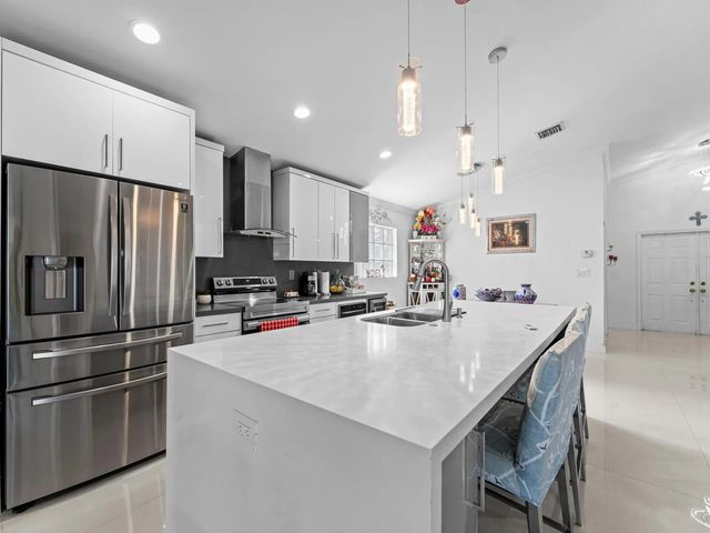 2 of 22 - 181 Sw 203rd Avenue, Pembroke Pines, FL