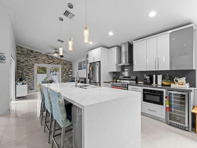 3 of 22 - 181 Sw 203rd Avenue, Pembroke Pines, FL