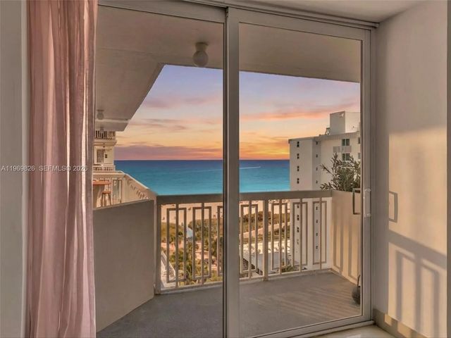 4 of 33 - 401 Ocean Drive #1007, Miami Beach, FL