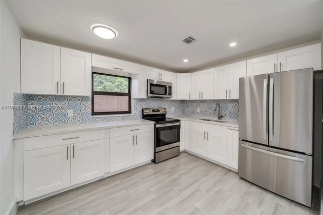 2447 Fletcher Street, Hollywood