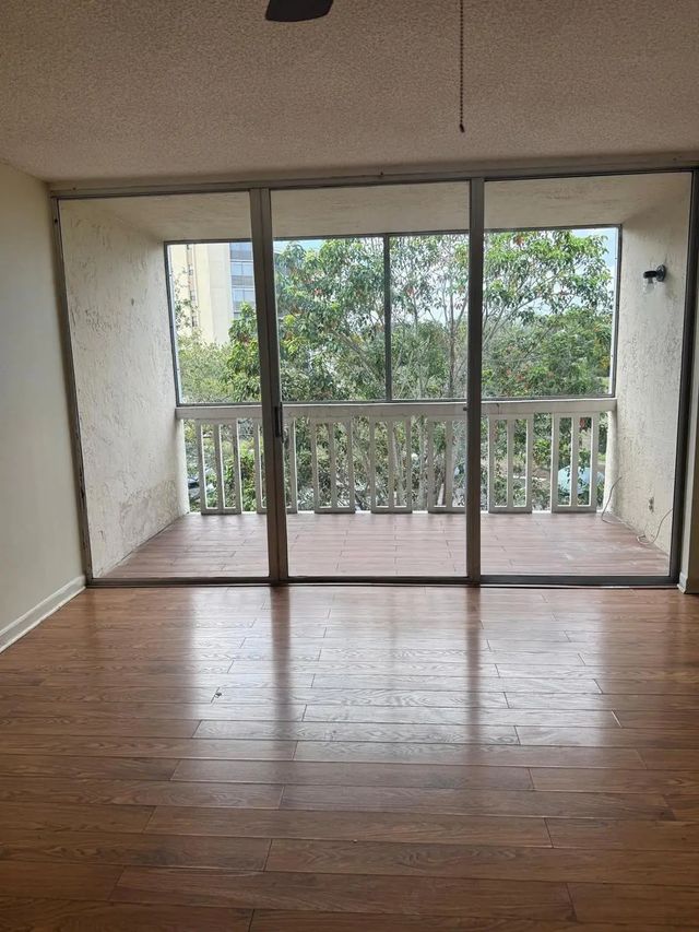 5 of 29 - 7041 Environ Boulevard #326, Lauderhill, FL
