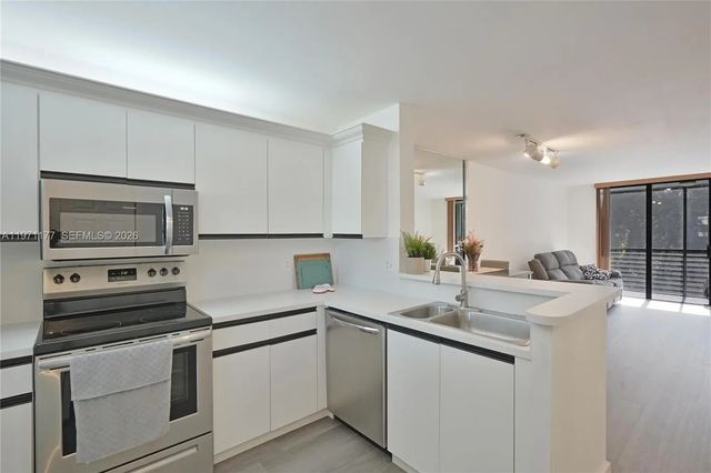 5 of 29 - 7531 Nw 79th Avenue #205, Tamarac, FL