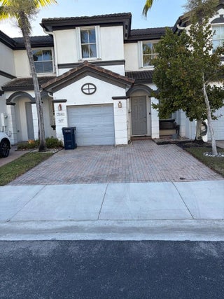 Photo of Listing #F10551077