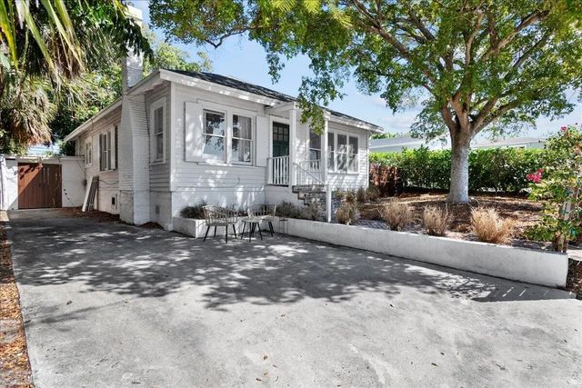 4 of 32 - 815 Omar Road, West Palm Beach, FL