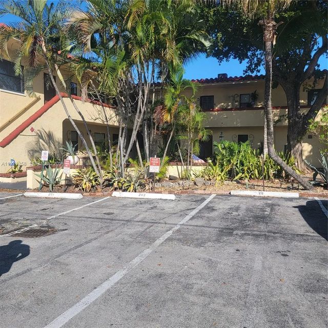 2 of 4 - 2300 Ne 6th Avenue, Wilton Manors, FL