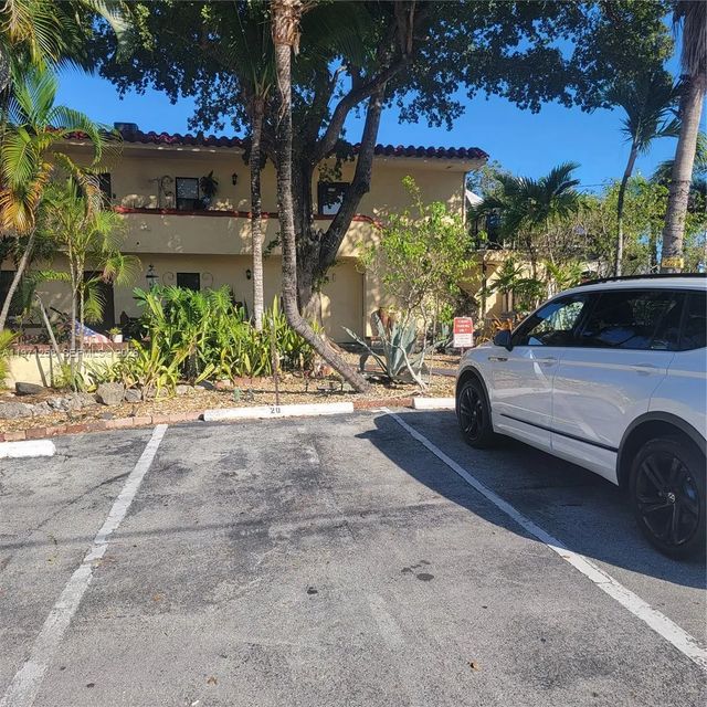 3 of 4 - 2300 Ne 6th Avenue, Wilton Manors, FL