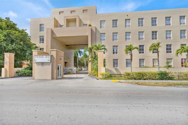 7400 W 20th Avenue #402, Hialeah