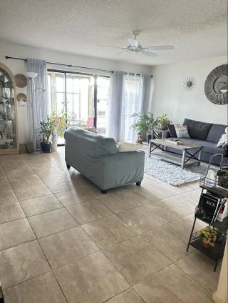 Photo of Listing #R11166277