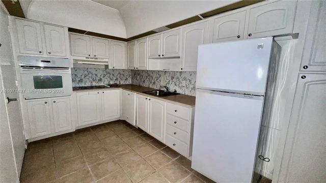 3 of 13 - 3901 S Ocean Drive #3c, Hollywood, FL